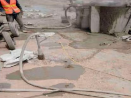 锦江水泥混凝土路面板底注浆技术 路面脱空注浆整治方案